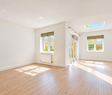 Jersey Close, Knaphill, Surrey, GU21 - Photo 1