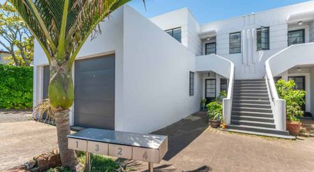 Parnell Apartment With Water Views - Photo 5