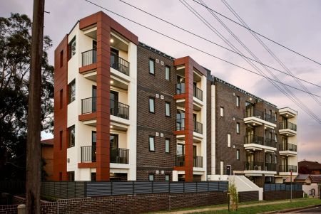 “Stylish Studio Living with Courtyard Charm!” - Photo 3