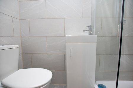 1 bedroom house of multiple occupation to rent - Photo 4