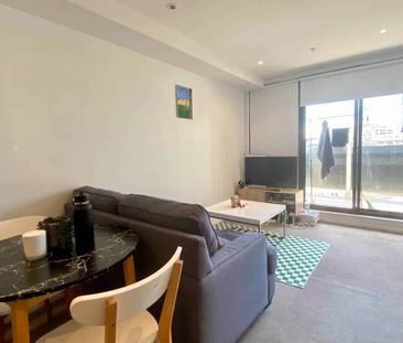 Central living! - Photo 4