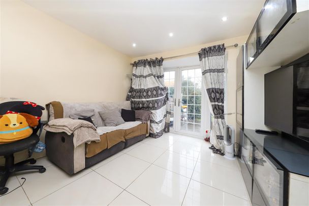 2 bedroom maisonette - Photo 1