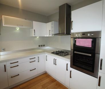 2 bedroom cottage to rent - Photo 1