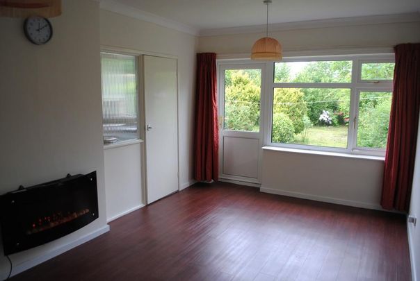 2 bedroom semi-detached bungalow to rent - Photo 1