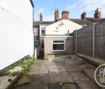 3 bedroom terraced house to rent - Photo 4