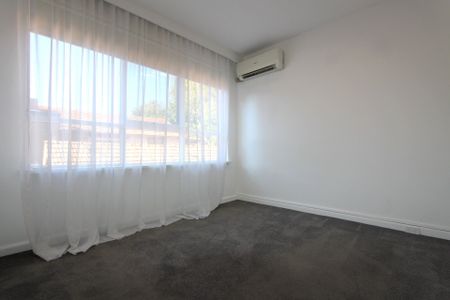 Thinking of selling? Contact our agent - Photo 2