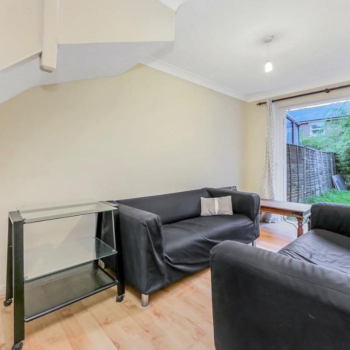 4 bedroom terraced house to rent - Photo 1