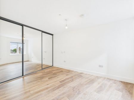 Bath Road, Slough, Berkshire,SL1 - Photo 2