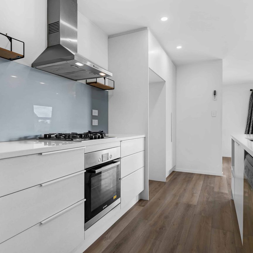 4-Bed for Rent in Takanini - Photo 1