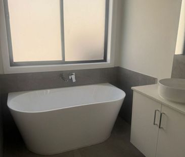 Modern, Brand-New Home in Great Clyde Location - Photo 5