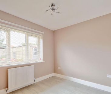 2 bedroom semi-detached bungalow to rent - Photo 1