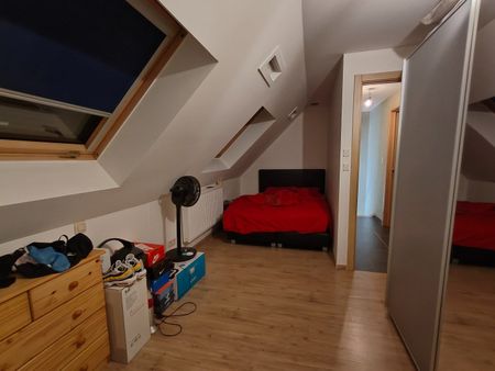 Ruime rijwoning met terras, garage en 2 slaapkamers in Wetteren - Photo 4