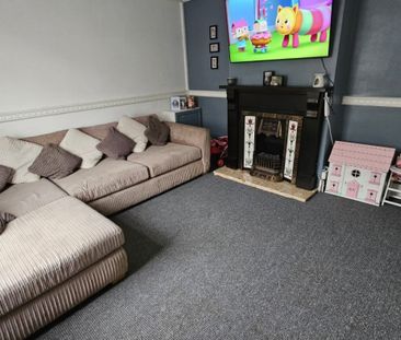 2 bed Terraced - To Let - Photo 3