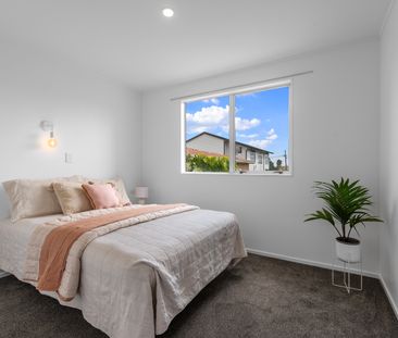 3/56 Flanshaw Road, Te Atatu South - Photo 1