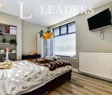 6 bedroom house to rent Hugh Oldham Drive, Salford, M7 - Photo 5