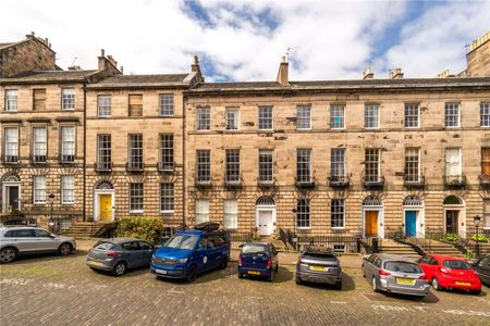 A two bedroom flat in the heart of Edinburgh's New Town, available to the market UNFURNISHED. - Photo 2