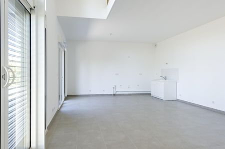location Appartement T4 DE 132.4m² À SAINT JULIEN EN GENEVOIS - Photo 2