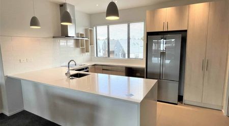 Easy lifestyle in beautiful Pine Habour - Photo 4