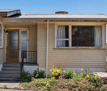 Two Bedroom House For Rent! - Photo 1