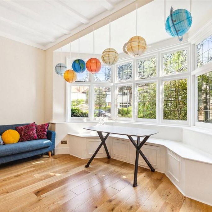 4 bedroom flat to rent - Photo 1