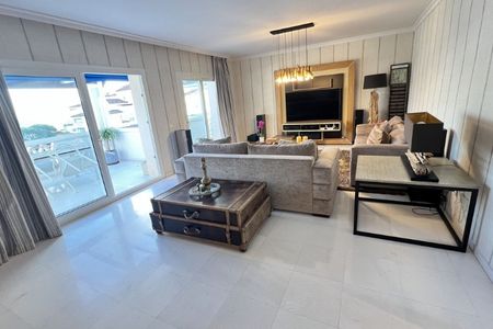 4 Bedroom Apartment For Rent in Puerto Banús, Málaga - Photo 2