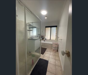 9 Monarch Place, Burleigh Waters, Qld 4220 - Photo 6