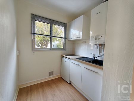 Location Appartement 1 pièce 31m² - Photo 4