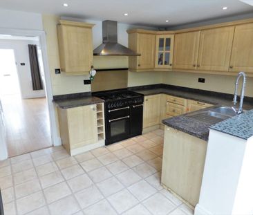 3 bedroom mews to rent - Photo 4