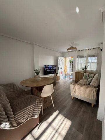 Alquiler de piso en Calle Marejadilla, 64 - Photo 2