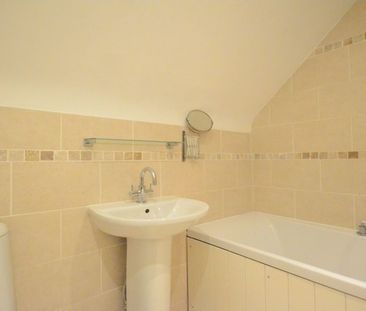 2 bedroom coach house to rent - Photo 5