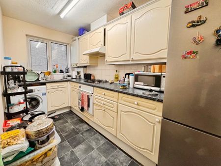 2 bedroom apartment to rent - Photo 4