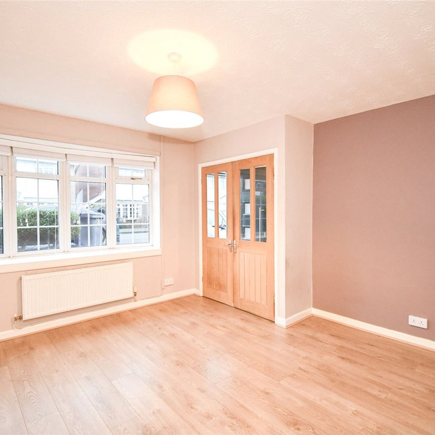 Denny Close, CH49 0XG, Upton - Photo 1