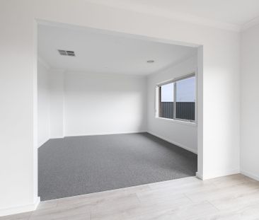 Contemporary Living - Photo 4