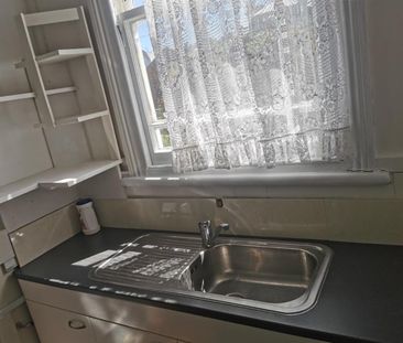 Budget Character 2-bedroom flat available now - Photo 1