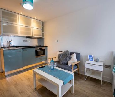 Studio to rent - Photo 1