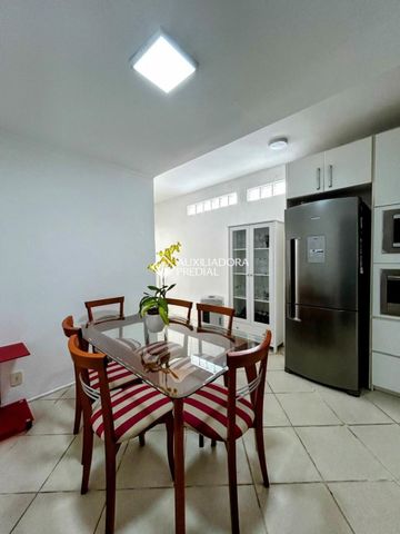 Casa com 3 quartos e 170m² para alugar em Jardim Europa, Porto Alegre. - Foto 4