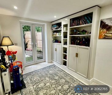 4 bedroom detached house to rent - Photo 4