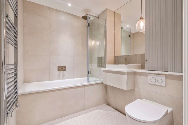 A beautifully presented on one bedroom apartment with secure parking and terrace. - Photo 1