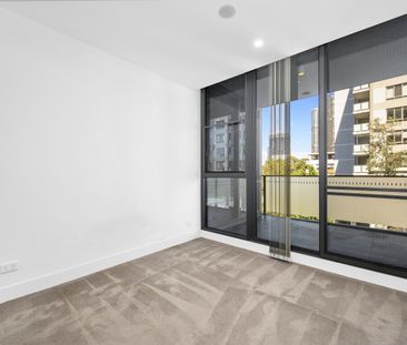 Stylish & Convenient Riverside Location - Photo 1