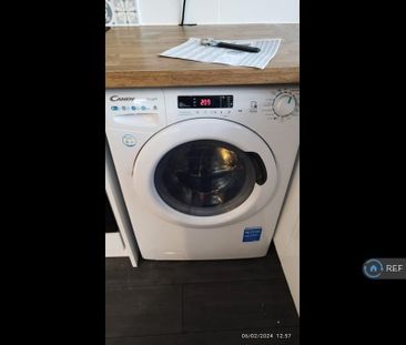2 bedroom semi-detached house to rent - Photo 4