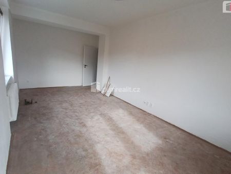 Pronájem bytu 2+1 55 m2 - Fotografie 5