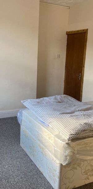 Room in a Shared House, Durham Road, B11 - Photo 1