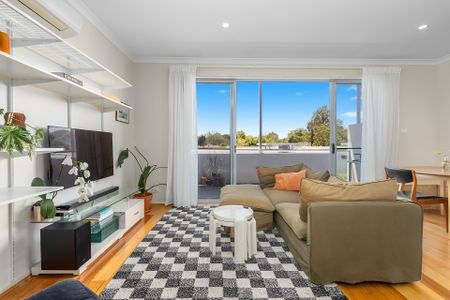 Charming In Leafy O'Connor - Photo 2