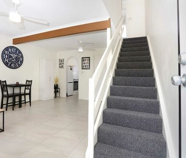 Townhouse with Pool Access - Close to M1! - Photo 2