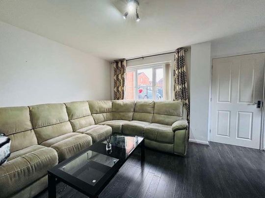 Everside Drive, M8 - Photo 1