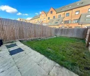 3 bedroom terraced house to rent - Photo 3