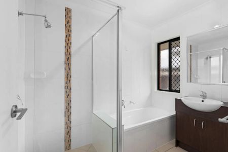 Three Living Areas - Photo 5