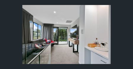 BEAUTIFUL 3 BEDROOM HOME IN SUNSHINE COVE! - Photo 5