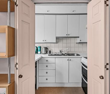 Wimbledon Park Road, London, SW18 - Photo 6