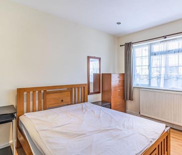 Property to rent - Photo 2